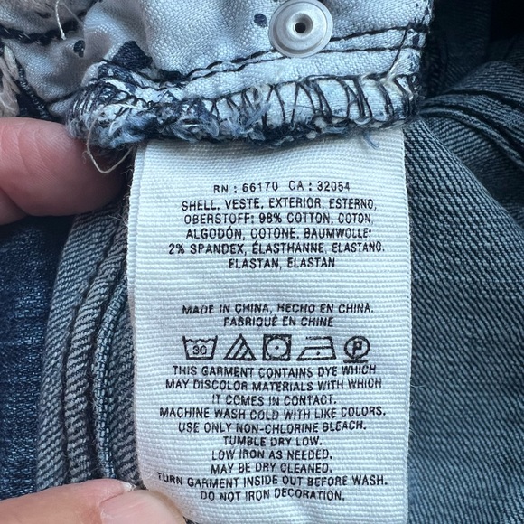 Anthropologie Pilcro and The Letterpress Embroidered Jean Shorts Size 27 - Picture 9 of 9